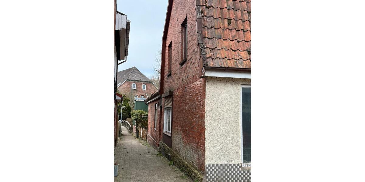 Einfamilienhaus Neuhaus (Oste) - 10 Zimmer, 145 m&sup2;, 75.000&euro; | Angebot:25987642