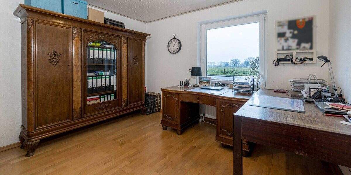 Mehrfamilienhaus, Wohnhaus Cuxhaven / Stickenbüttel Stickenbüttel - 8 Zimmer, 211 m&sup2;, 439.000&euro; | Angebot:25676361