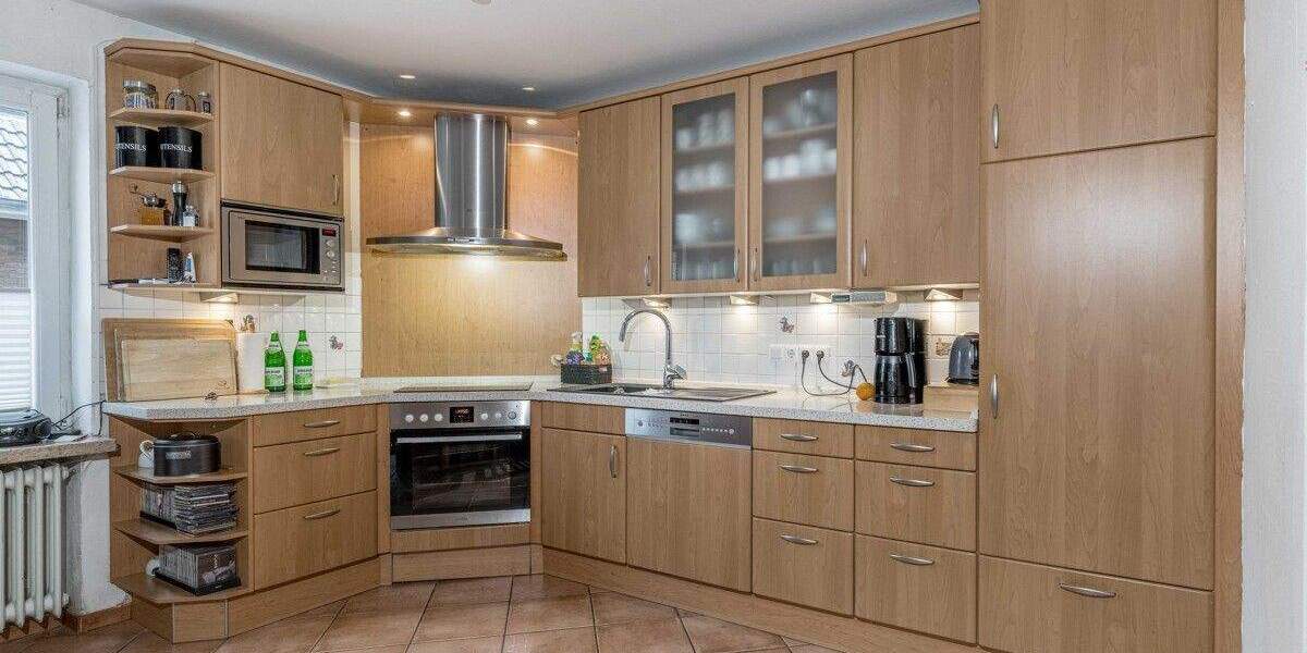 Mehrfamilienhaus, Wohnhaus Cuxhaven / Stickenbüttel Stickenbüttel - 8 Zimmer, 211 m&sup2;, 439.000&euro; | Angebot:25676361