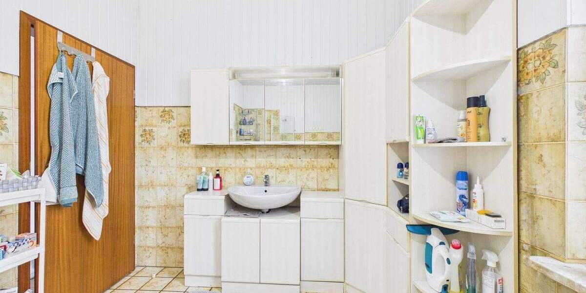 Einfamilienhaus Geestland Drangstedt - 8 Zimmer, 230 m&sup2;, 225.000&euro; | Angebot:25730350