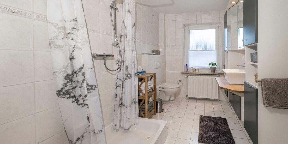 Mehrfamilienhaus, Wohnhaus Cuxhaven / Stickenbüttel Stickenbüttel - 8 Zimmer, 211 m&sup2;, 439.000&euro; | Angebot:25676361