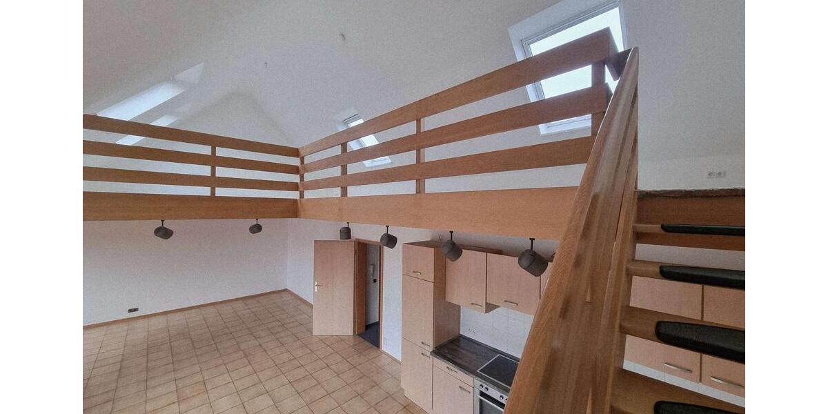 Dachgeschoßwohnung Cuxhaven - 2.5 Zimmer, 135 m&sup2;, 1.118&euro; | Angebot:26004700