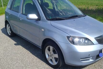 Mazda 2 104.064 km 2.850 &euro; Cuxhaven 27478