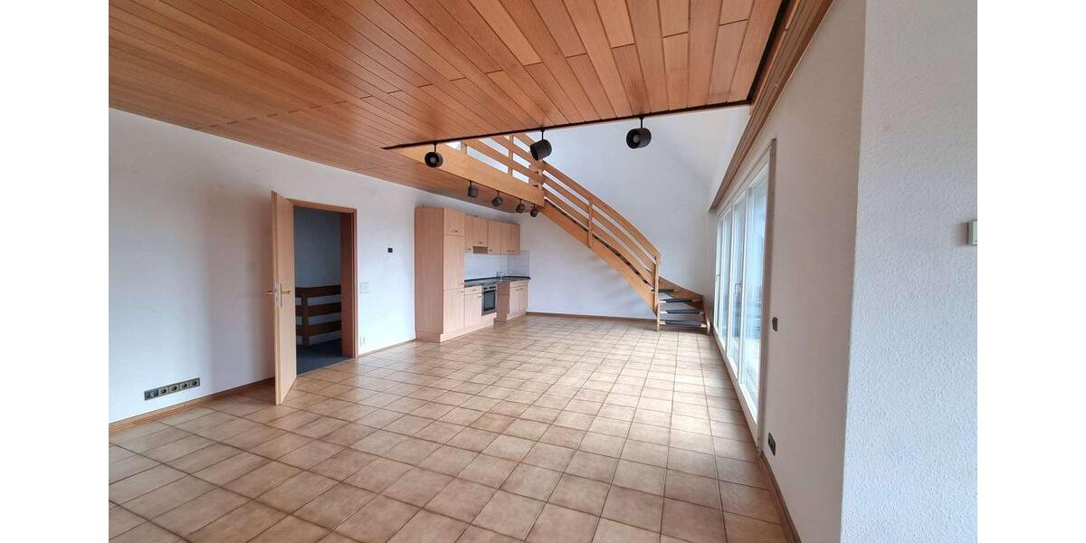 Dachgeschoßwohnung Cuxhaven - 2.5 Zimmer, 135 m&sup2;, 1.118&euro; | Angebot:26004700