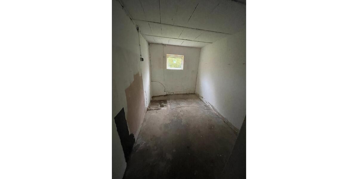 Mehrfamilienhaus, Wohnhaus Bülkau - 10 Zimmer, 280 m&sup2;, 185.000&euro; | Angebot:26041190