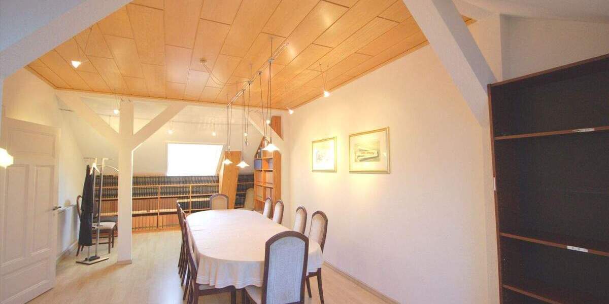 Einfamilienhaus Brunsbüttel - 9 Zimmer, 269 m&sup2;, 287.000&euro; | Angebot:25747319