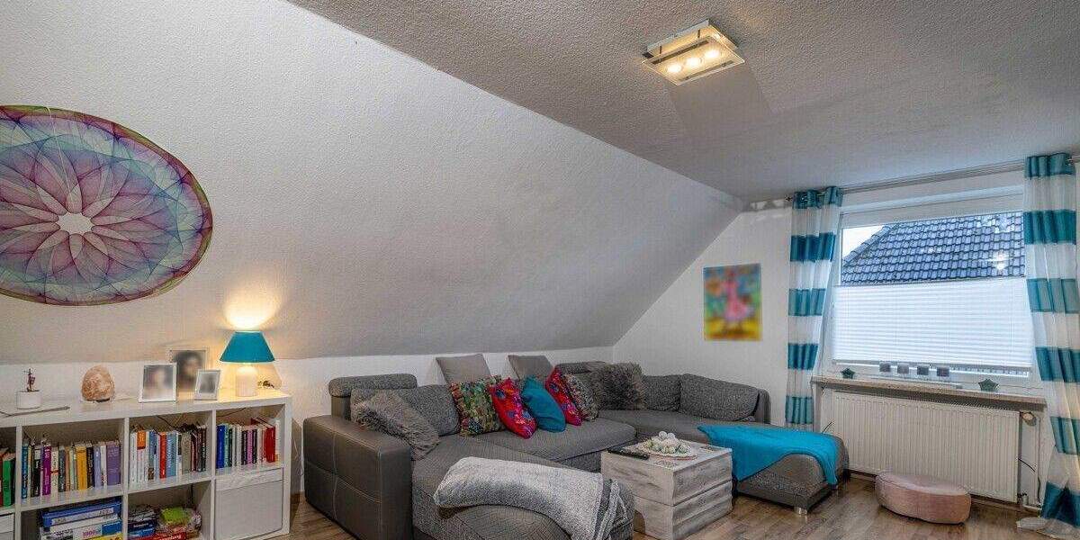 Mehrfamilienhaus, Wohnhaus Cuxhaven / Stickenbüttel Stickenbüttel - 8 Zimmer, 211 m&sup2;, 439.000&euro; | Angebot:25676361