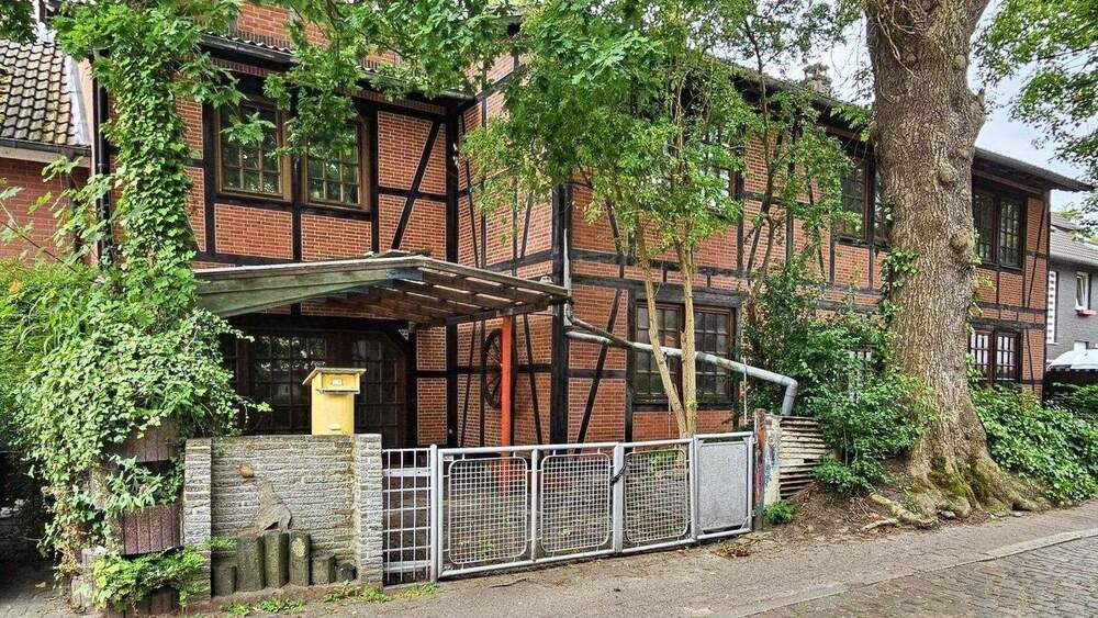 Einfamilienhaus Cuxhaven - 9 Zimmer, 257 m&sup2;, 350.000&euro; | Angebot:25664942