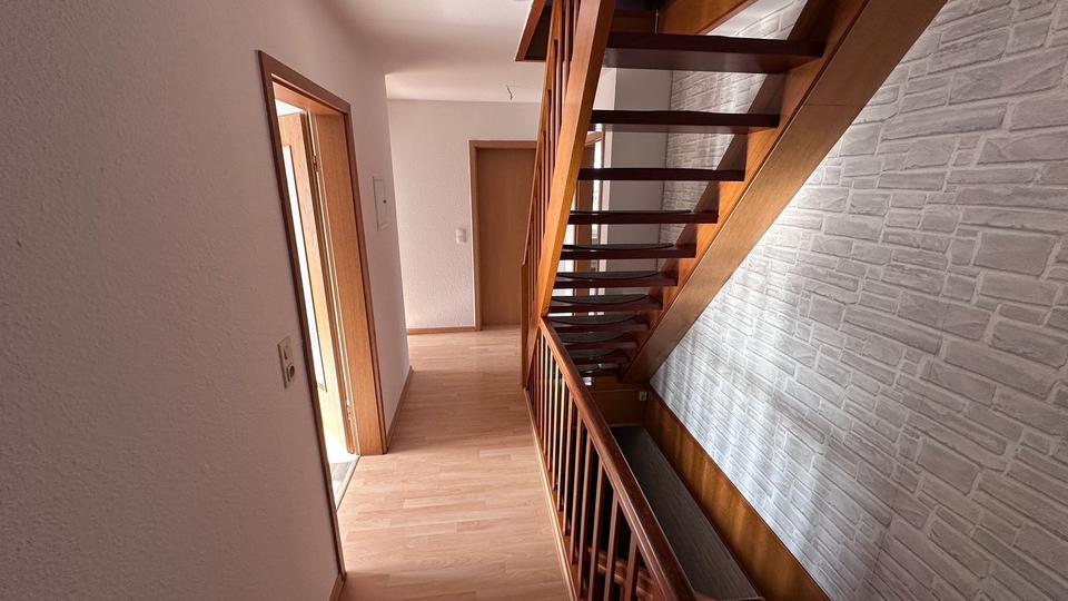 Dachgeschoßwohnung Geestland - 3 Zimmer, 110 m&sup2;, 690&euro; | Angebot:26039704