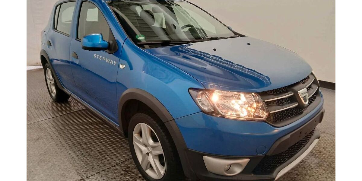 Dacia Sandero 96.000 km 10.900 &euro; Cuxhaven 27472