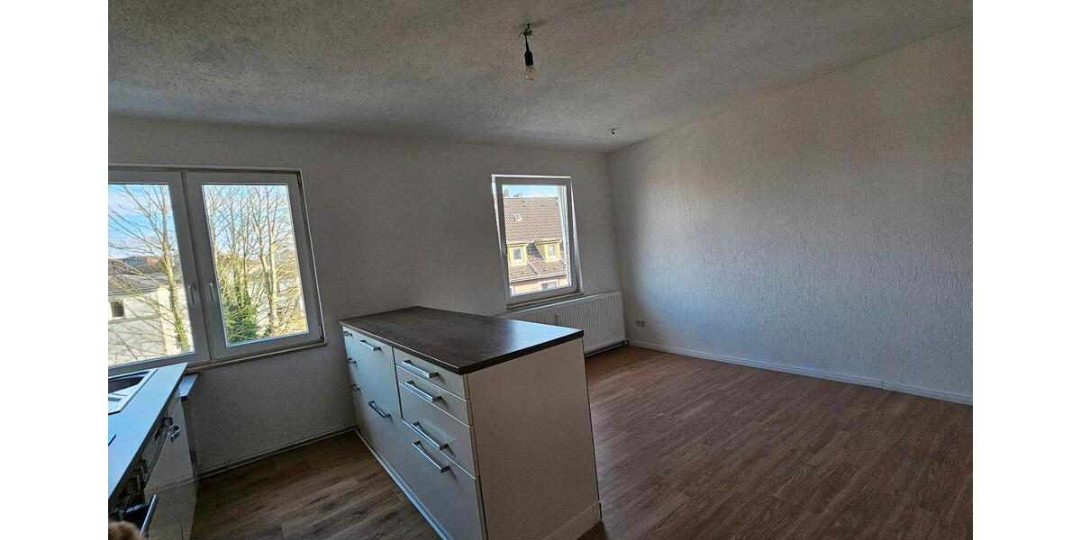 Dachgeschoßwohnung Cuxhaven - 3 Zimmer, 80 m&sup2;, 650&euro; | Angebot:25999992