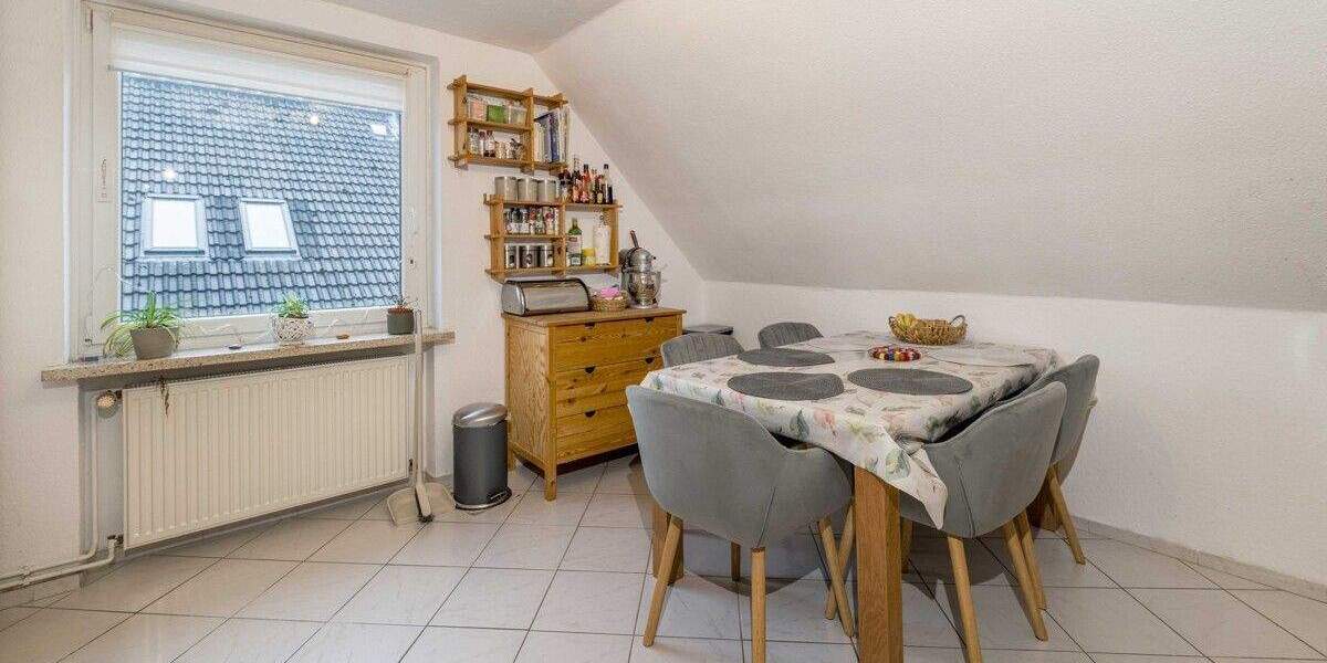 Mehrfamilienhaus, Wohnhaus Cuxhaven / Stickenbüttel Stickenbüttel - 8 Zimmer, 211 m&sup2;, 439.000&euro; | Angebot:25676361