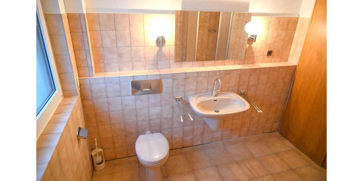 Erdgeschoßwohnung Cuxhaven Duhnen - 4 Zimmer, 126 m&sup2;, 1.450&euro; | Angebot:26031887