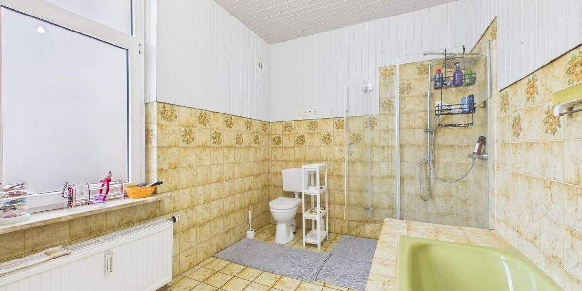 Einfamilienhaus Geestland Drangstedt - 8 Zimmer, 230 m&sup2;, 225.000&euro; | Angebot:25730350