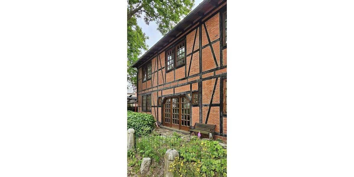 Einfamilienhaus Cuxhaven - 9 Zimmer, 257 m&sup2;, 350.000&euro; | Angebot:25664942