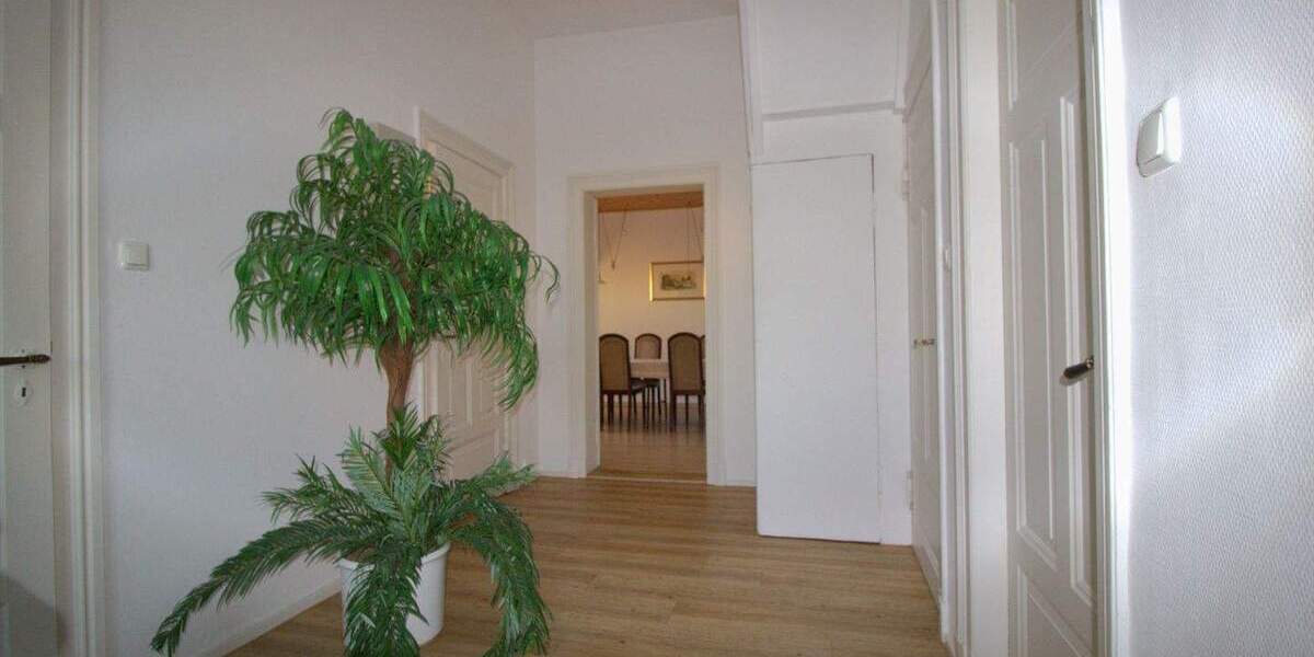 Einfamilienhaus Brunsbüttel - 9 Zimmer, 269 m&sup2;, 287.000&euro; | Angebot:25747319