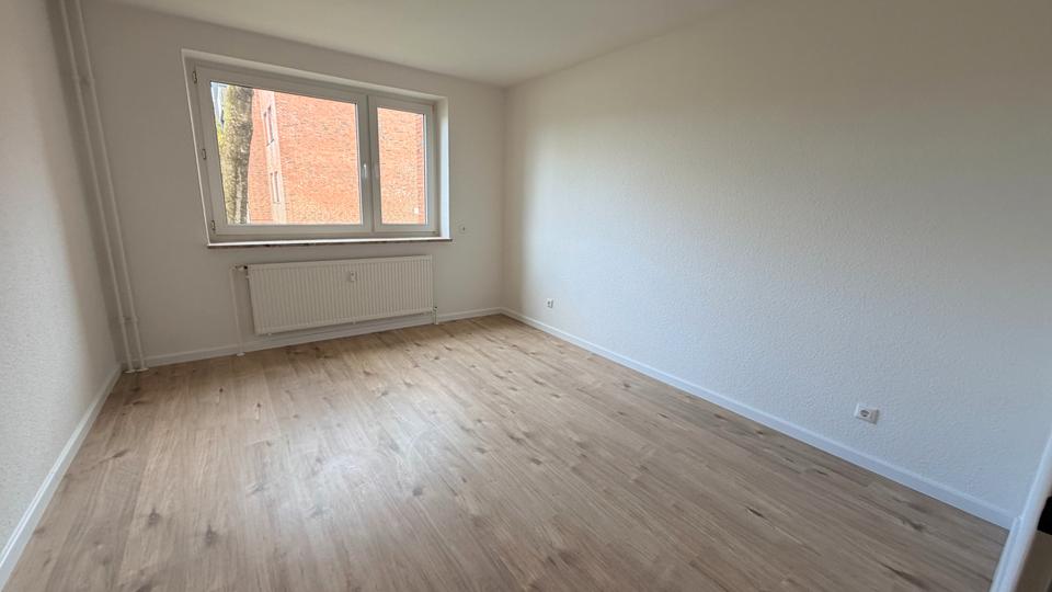 Etagenwohnung Brunsbüttel - 3 Zimmer, 77 m&sup2;, 654&euro; | Angebot:26635392