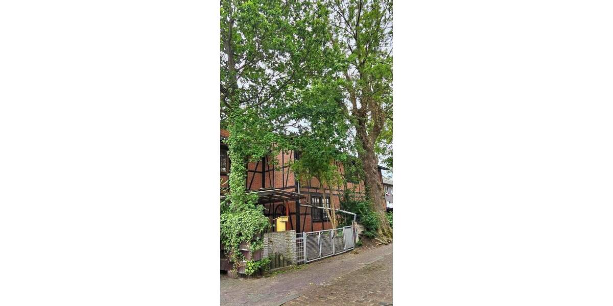 Einfamilienhaus Cuxhaven - 9 Zimmer, 257 m&sup2;, 350.000&euro; | Angebot:25664942