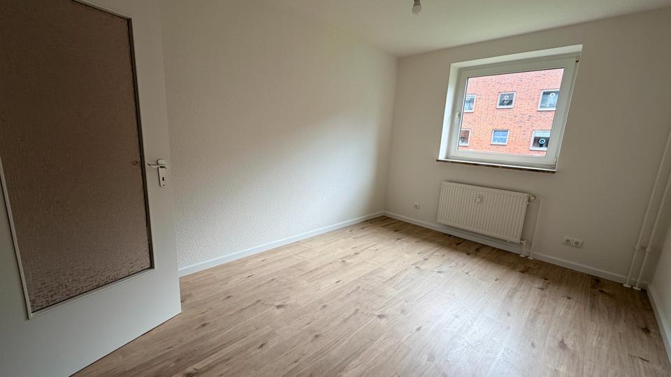 Etagenwohnung Brunsbüttel - 3 Zimmer, 77 m&sup2;, 654&euro; | Angebot:26635392