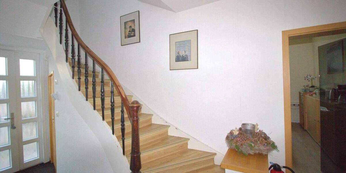 Einfamilienhaus Brunsbüttel - 9 Zimmer, 269 m&sup2;, 287.000&euro; | Angebot:25747319