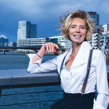Christine Schütze - Also, mir wär sie zu dünn.. 20.03.2027 Elbeforum Brunsbüttel