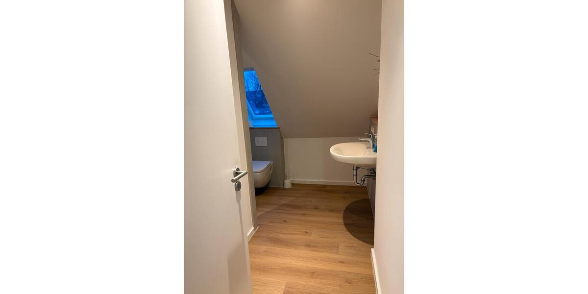 Dachgeschoßwohnung Cuxhaven Groden - 2.5 Zimmer, 50 m&sup2;, 600&euro; | Angebot:25823958