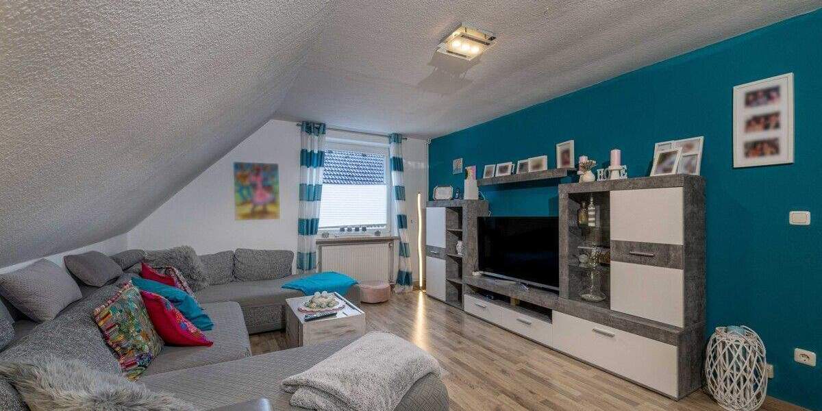 Mehrfamilienhaus, Wohnhaus Cuxhaven / Stickenbüttel Stickenbüttel - 8 Zimmer, 211 m&sup2;, 439.000&euro; | Angebot:25676361