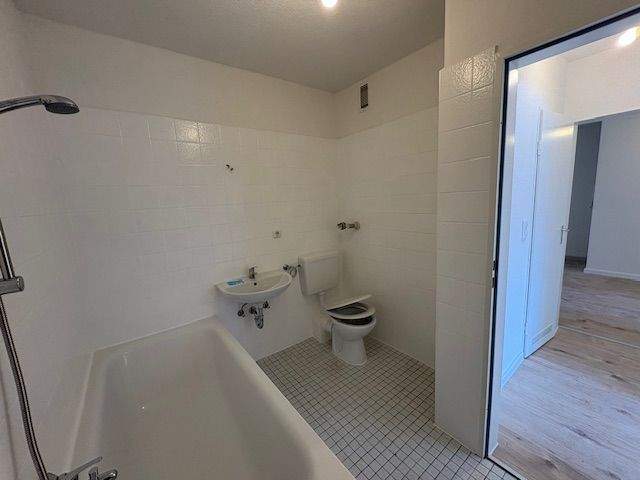 Etagenwohnung Brunsbüttel Brunsbüttel-Nord - 3 Zimmer, 77 m&sup2;, 654&euro; | Angebot:25661052