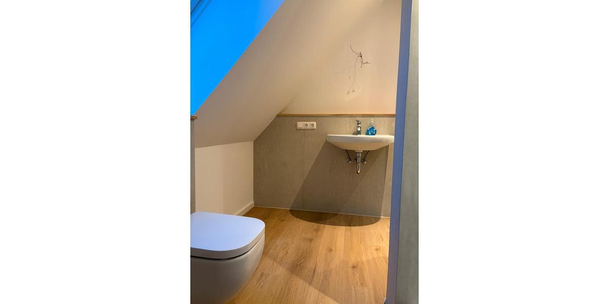 Dachgeschoßwohnung Cuxhaven Groden - 2.5 Zimmer, 50 m&sup2;, 600&euro; | Angebot:25823958