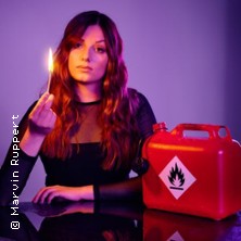 Lara Ermer - Leicht entflammbar 23.04.2026 Veranstaltungssaal Windjammer