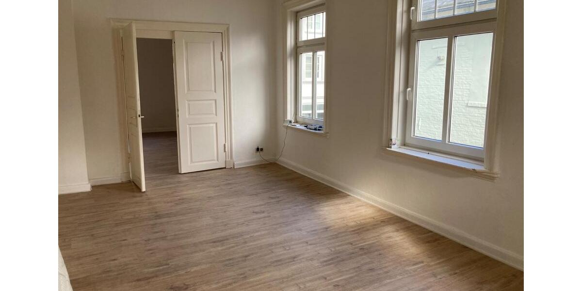 Etagenwohnung Cuxhaven - 3 Zimmer, 96 m&sup2;, 960&euro; | Angebot:25994069