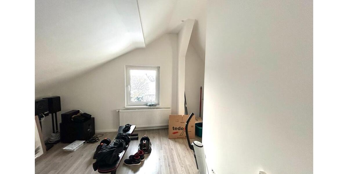 Dachgeschoßwohnung Geestland - 3 Zimmer, 88 m&sup2;, 690&euro; | Angebot:24551411