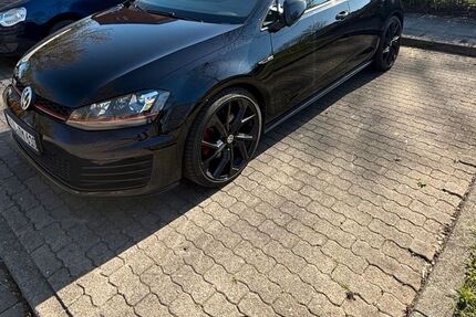 VW Golf 141.000 km 13.750 &euro; Brunsbüttel 25541