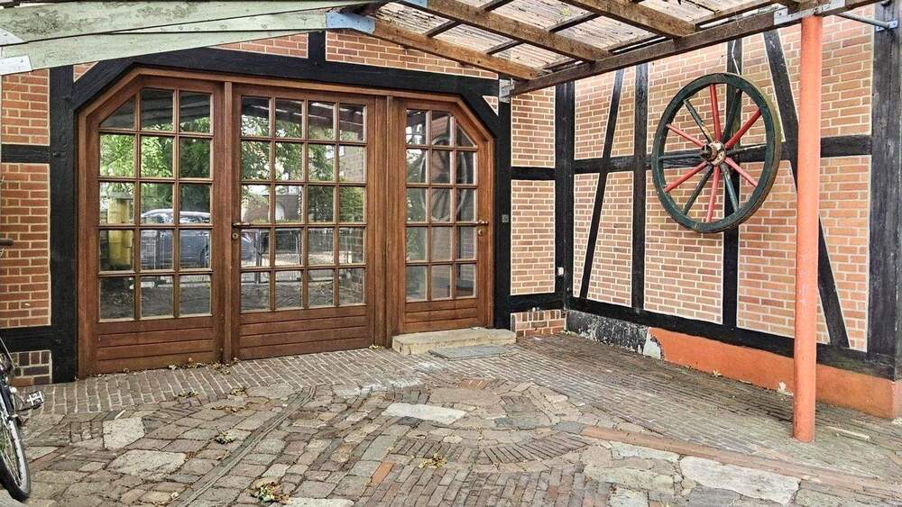 Einfamilienhaus Cuxhaven - 9 Zimmer, 257 m&sup2;, 350.000&euro; | Angebot:25664942