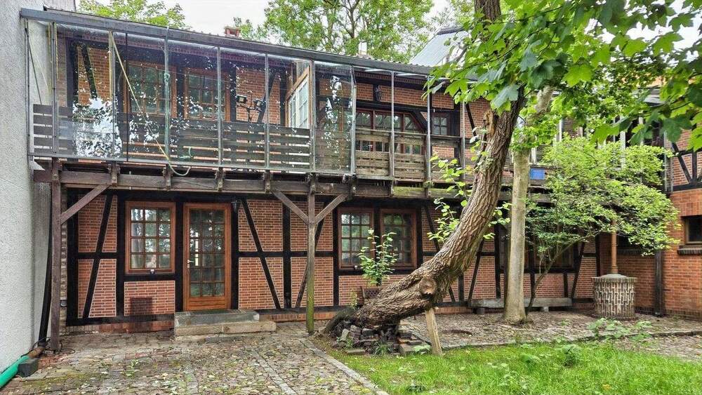 Einfamilienhaus Cuxhaven - 9 Zimmer, 257 m&sup2;, 350.000&euro; | Angebot:25664942