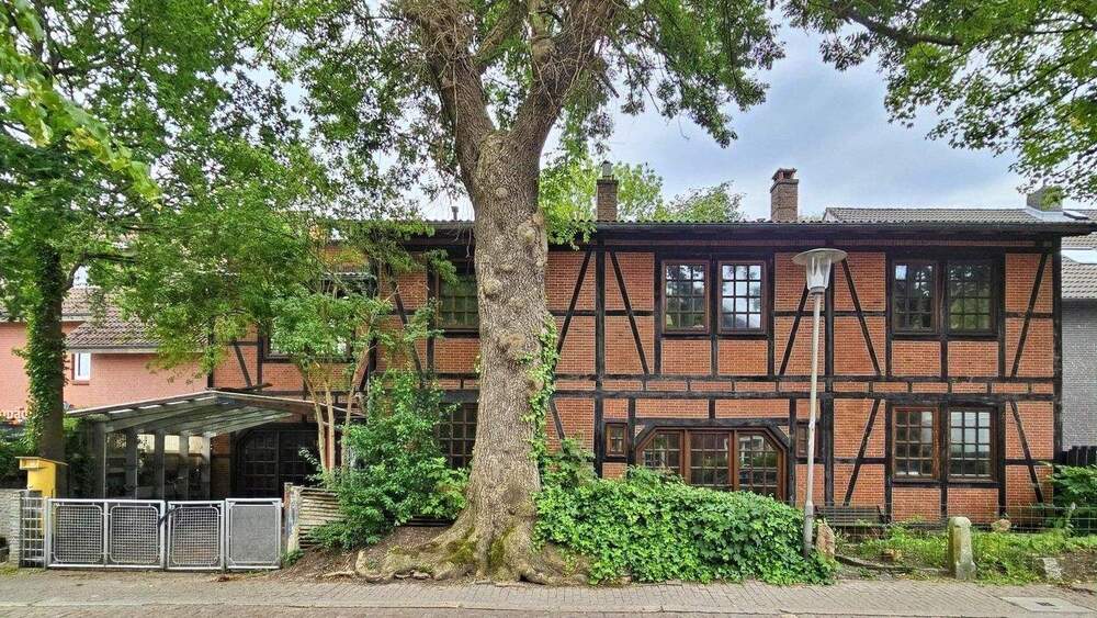 Einfamilienhaus Cuxhaven - 9 Zimmer, 257 m&sup2;, 350.000&euro; | Angebot:25664942