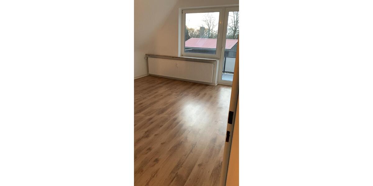 Dachgeschoßwohnung Cuxhaven Groden - 3 Zimmer, 62 m&sup2;, 500&euro; | Angebot:26536731