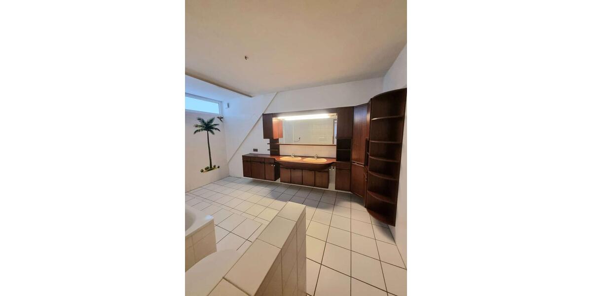 Dachgeschoßwohnung Cuxhaven - 2.5 Zimmer, 135 m&sup2;, 1.118&euro; | Angebot:26004700