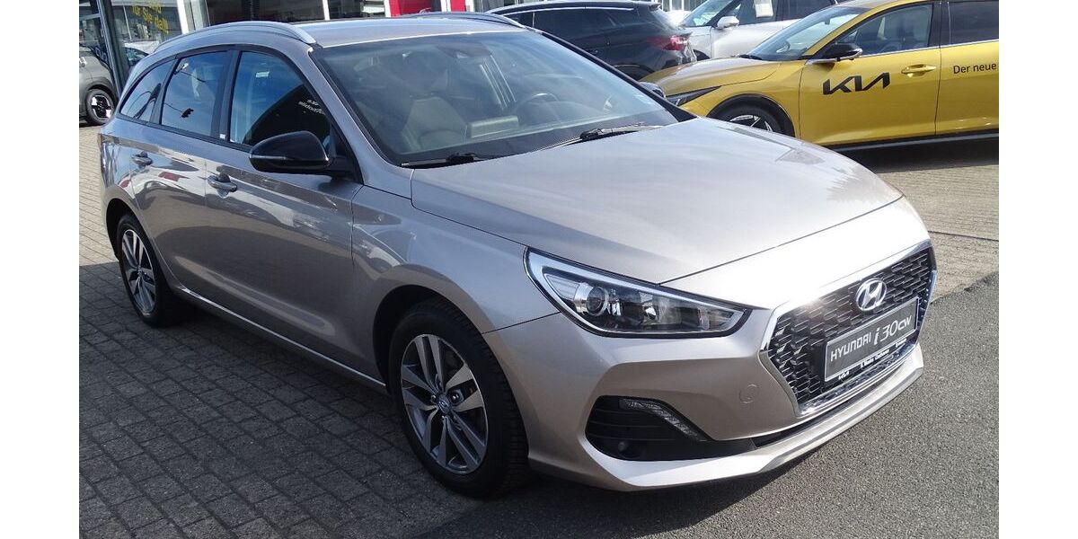 Hyundai i30 99.127 km 12.890 &euro; Cuxhaven 27472