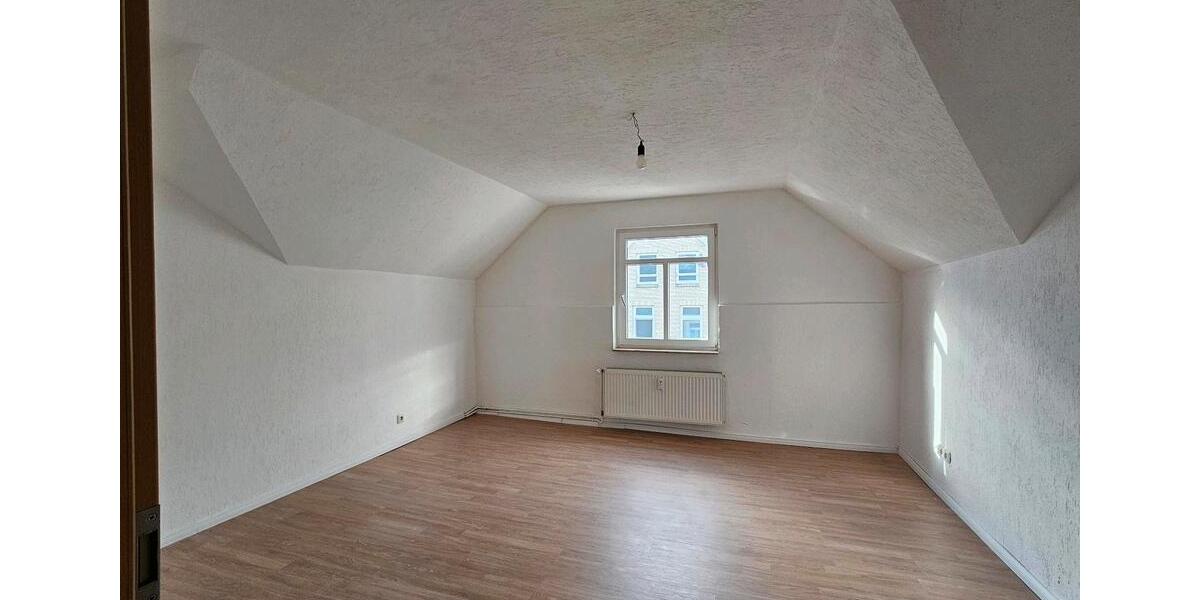 Dachgeschoßwohnung Cuxhaven - 3 Zimmer, 80 m&sup2;, 650&euro; | Angebot:25999992