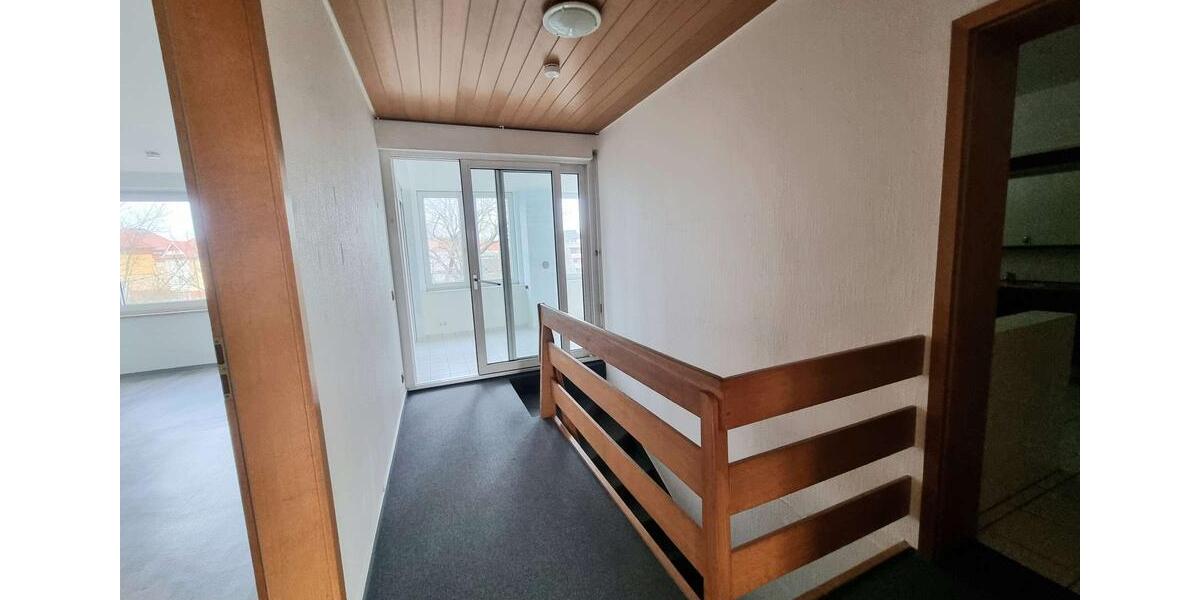 Dachgeschoßwohnung Cuxhaven - 2.5 Zimmer, 135 m&sup2;, 1.118&euro; | Angebot:26004700