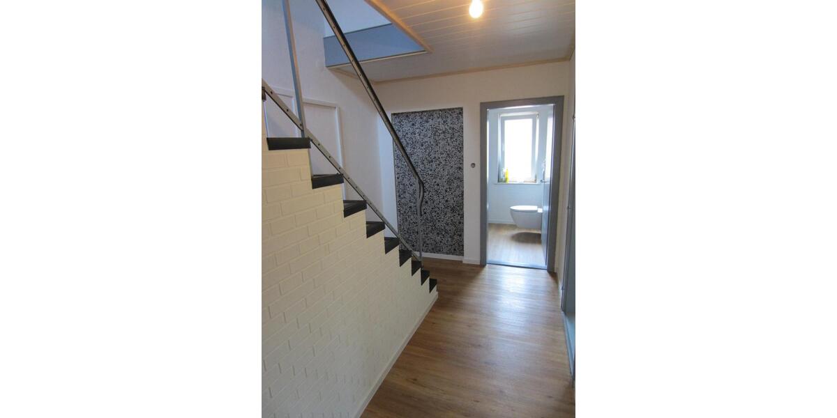 Etagenwohnung Cadenberge - 3 Zimmer, 90 m&sup2;, 825&euro; | Angebot:25759110