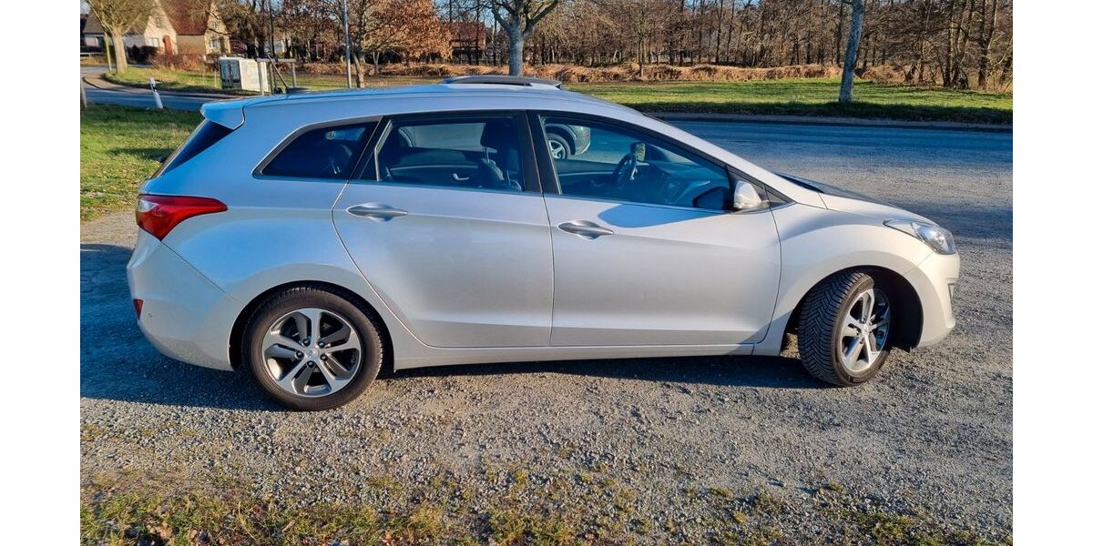 Hyundai i30 128.000 km 7.900 &euro; Cuxhaven 27474