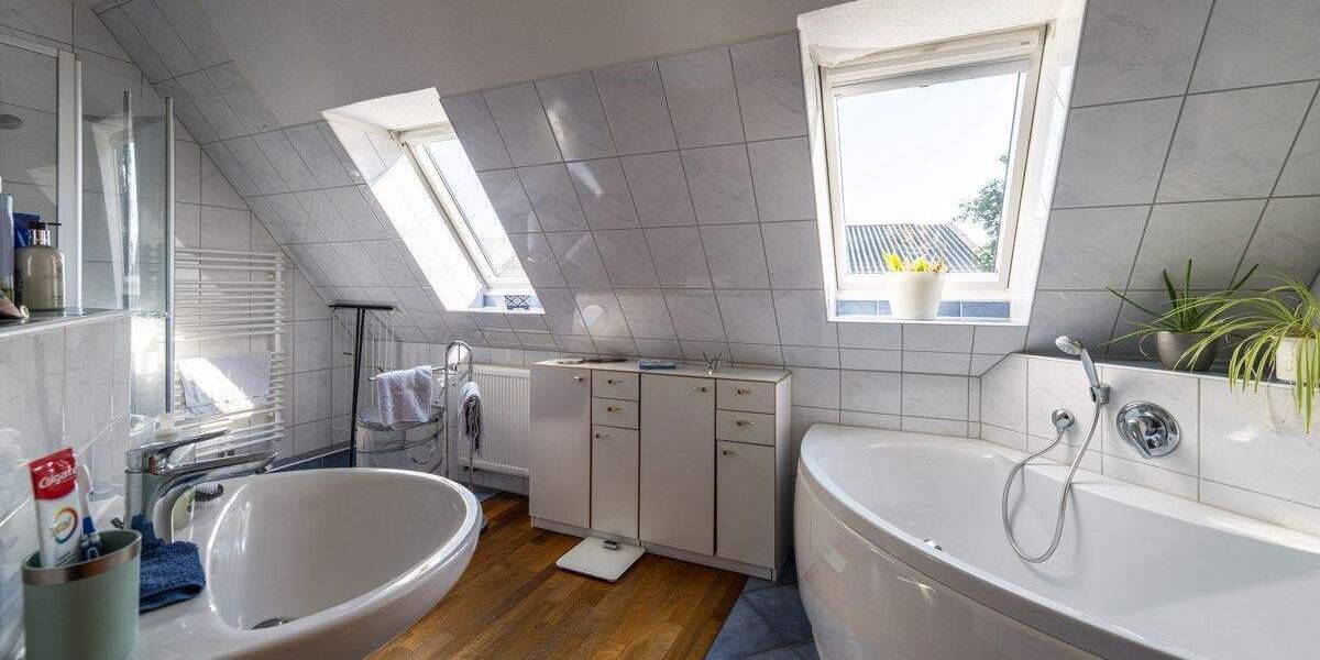 Einfamilienhaus Geestland-Debstedt Debstedt - 8 Zimmer, 242 m&sup2;, 570.000&euro; | Angebot:25737096