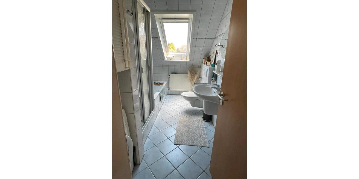 Dachgeschoßwohnung Geestland - 3 Zimmer, 65 m&sup2;, 540&euro; | Angebot:26003904