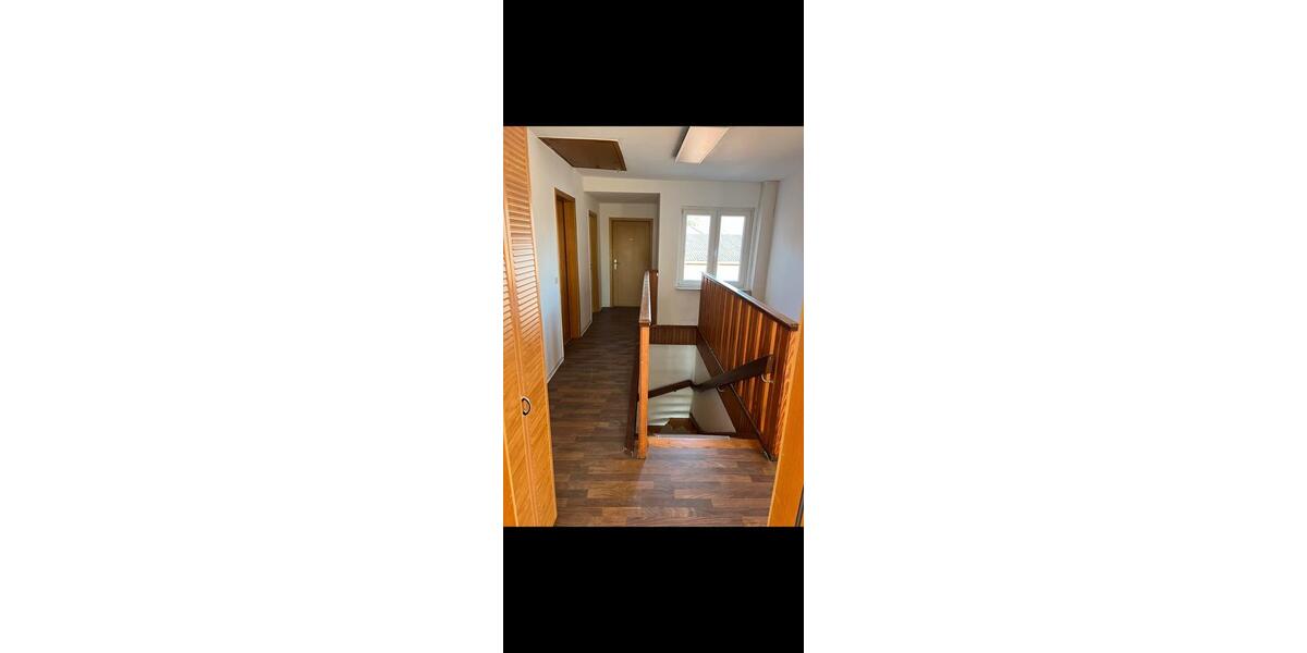 Erdgeschoßwohnung Cadenberge - 7 Zimmer, 160 m&sup2;, 1.120&euro; | Angebot:25427714