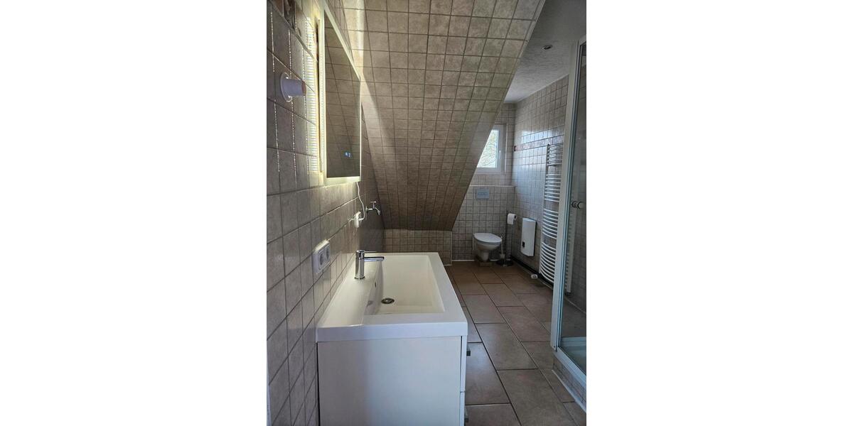 Dachgeschoßwohnung Cuxhaven - 3 Zimmer, 80 m&sup2;, 650&euro; | Angebot:25999992