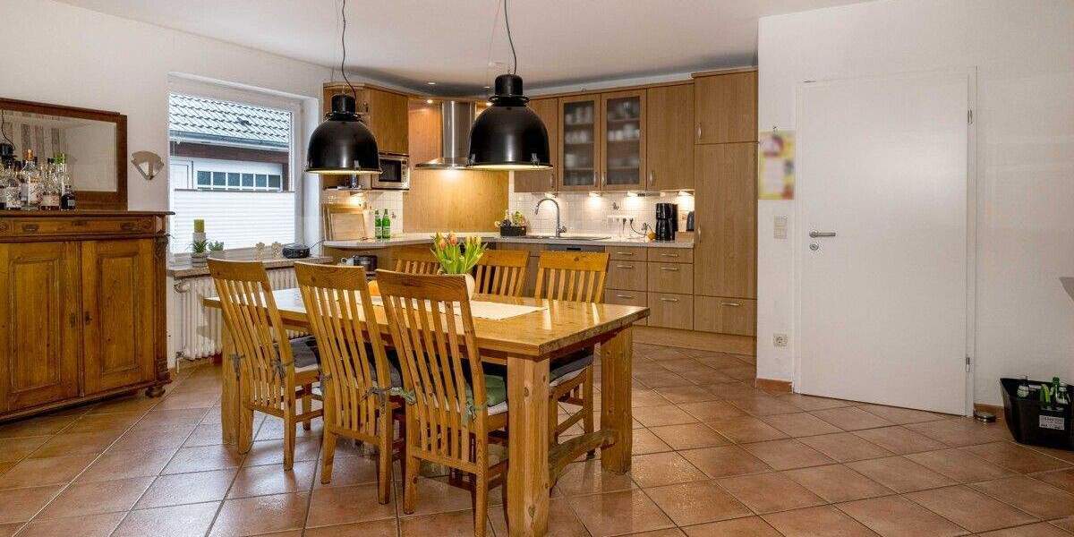 Mehrfamilienhaus, Wohnhaus Cuxhaven / Stickenbüttel Stickenbüttel - 8 Zimmer, 211 m&sup2;, 439.000&euro; | Angebot:25676361