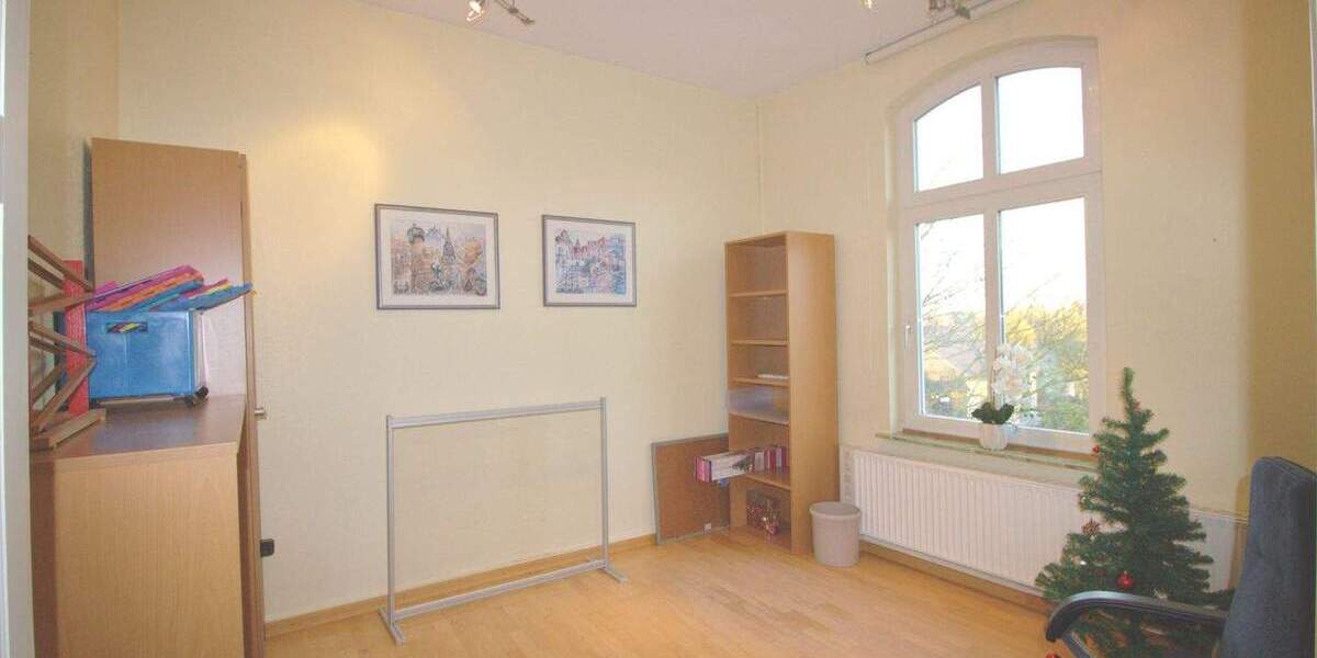 Einfamilienhaus Brunsbüttel - 9 Zimmer, 269 m&sup2;, 287.000&euro; | Angebot:25747319