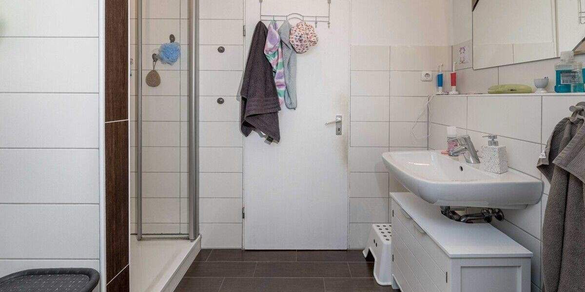 Mehrfamilienhaus, Wohnhaus Cuxhaven / Stickenbüttel Stickenbüttel - 8 Zimmer, 211 m&sup2;, 439.000&euro; | Angebot:25676361